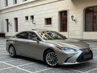 Lexus ES 300h 2019 годаүшін17 500 000 тг. в Алматы