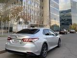 Toyota Camry 2021 года за 15 999 990 тг. в Алматы – фото 2