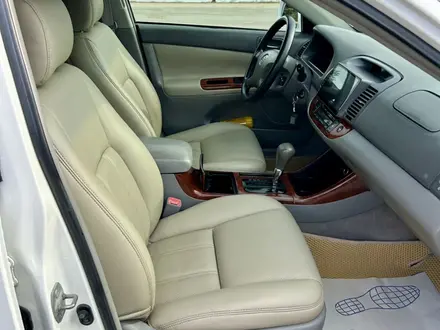 Toyota Camry 2004 года за 4 900 000 тг. в Уральск – фото 18