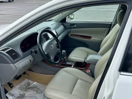 Toyota Camry 2004 года за 4 900 000 тг. в Уральск – фото 9