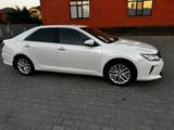 Toyota Camry 2014 года за 10 900 000 тг. в Актобе – фото 5