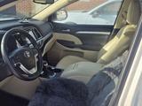 Toyota Highlander 2015 года за 10 000 000 тг. в Актобе – фото 5