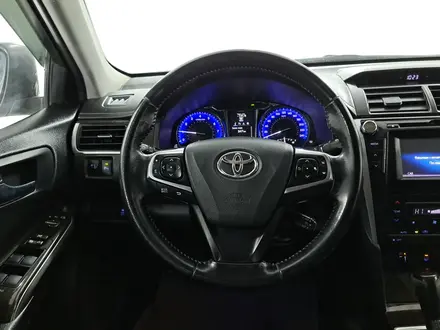 Toyota Camry 2016 года за 8 690 000 тг. в Актобе – фото 12