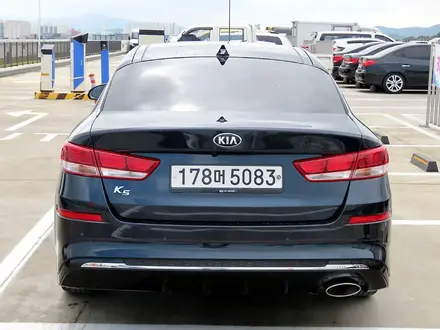 Бампер задний за 5 500 тг. в Астана