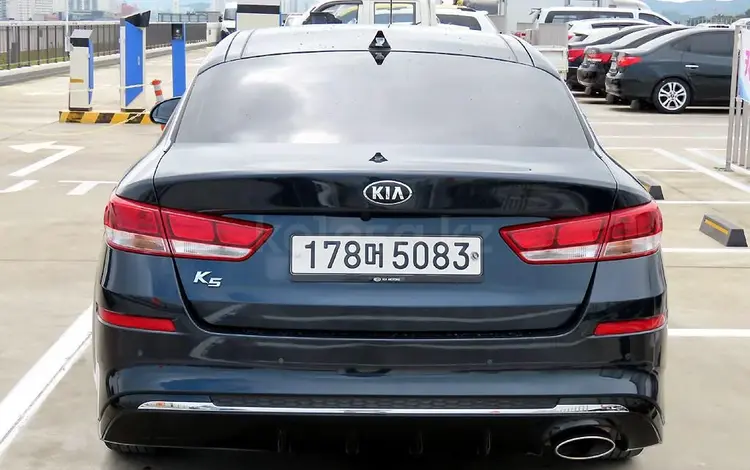 Бампер задний за 5 500 тг. в Астана