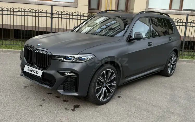 BMW X7 2022 года за 55 000 000 тг. в Уральск