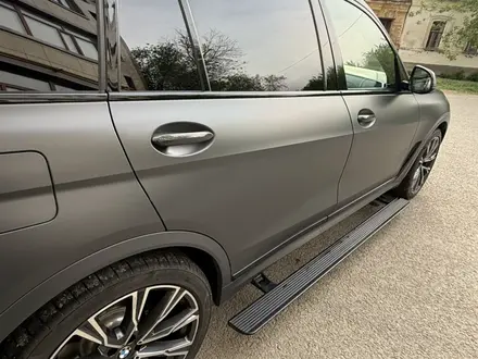 BMW X7 2022 года за 55 000 000 тг. в Уральск – фото 22
