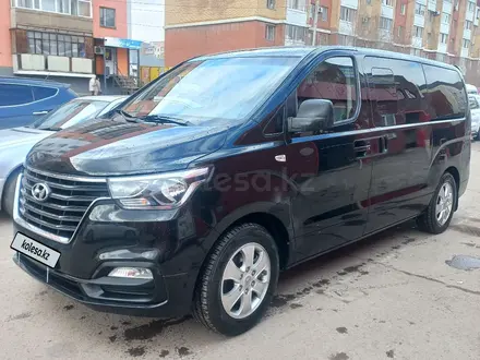 Hyundai Starex 2020 года за 18 000 000 тг. в Астана – фото 2