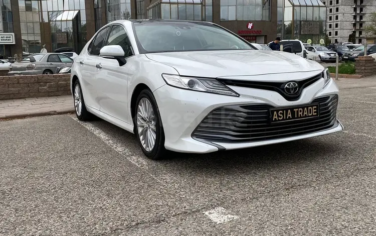 Toyota Camry 2019 года за 14 700 000 тг. в Алматы
