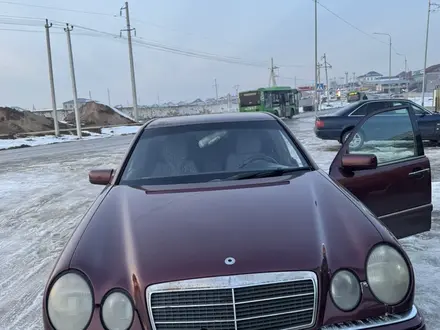 Mercedes-Benz E 230 1996 года за 2 700 000 тг. в Шымкент