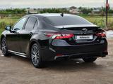 Toyota Camry 2021 годаfor14 000 000 тг. в Сарыагаш – фото 3