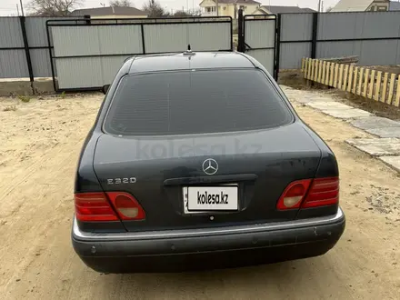 Mercedes-Benz E 320 1999 года за 4 200 000 тг. в Атырау – фото 6