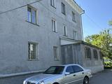 Mercedes-Benz E 230 1997 года за 2 350 000 тг. в Петропавловск – фото 2