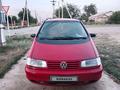 Volkswagen Sharan 1996 годаүшін2 100 000 тг. в Актобе