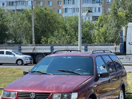 Volkswagen Passat 1994 года за 1 700 000 тг. в Атырау – фото 2