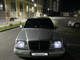Mercedes-Benz E 220 1984 года за 2 200 000 тг. в Шымкент – фото 5