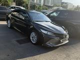 Toyota Camry 2019 года за 12 700 000 тг. в Алматы – фото 2
