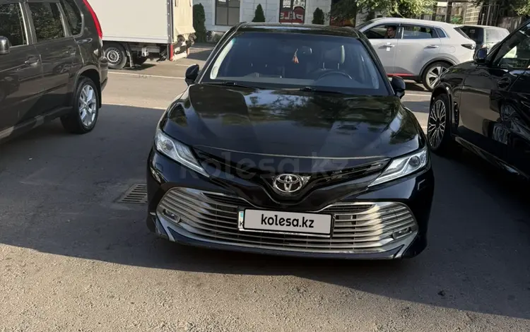Toyota Camry 2019 года за 12 700 000 тг. в Алматы