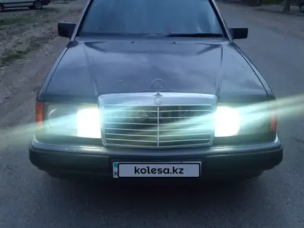 Mercedes-Benz E 200 1990 года за 1 050 000 тг. в Шымкент