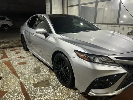 Toyota Camry 2020 года за 12 000 000 тг. в Алматы – фото 2