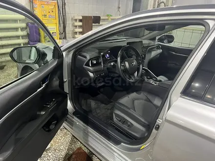 Toyota Camry 2020 года за 12 000 000 тг. в Алматы – фото 6