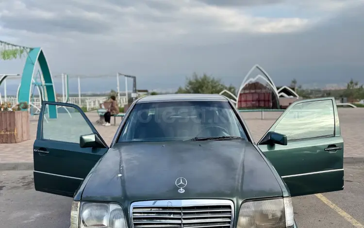 Mercedes-Benz E 220 1994 годаfor1 400 000 тг. в Алматы