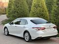 Toyota Camry 2021 годаfor15 800 000 тг. в Алматы – фото 4