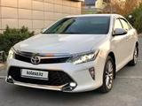 Toyota Camry 2017 года за 13 400 000 тг. в Шымкент – фото 2