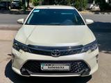 Toyota Camry 2017 года за 13 400 000 тг. в Шымкент