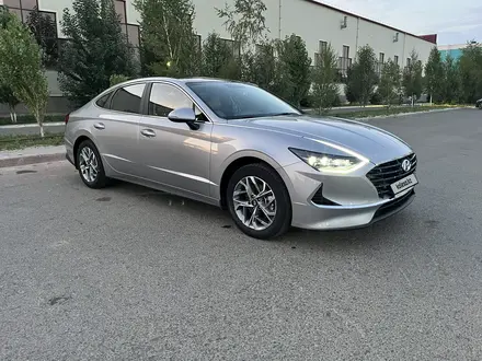 Hyundai Sonata 2023 года за 11 700 000 тг. в Уральск – фото 2