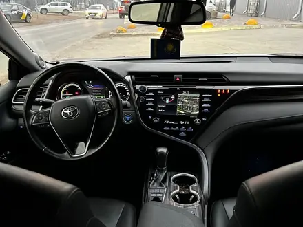 Toyota Camry 2019 года за 13 200 000 тг. в Алматы – фото 5