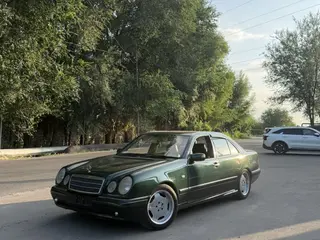Mercedes-Benz E 320