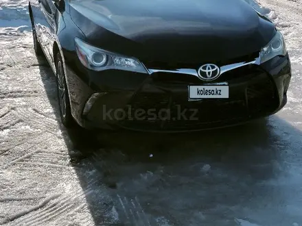 Toyota Camry 2016 года за 6 500 000 тг. в Актобе – фото 3