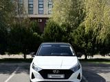 Hyundai i20 2023 года за 7 700 000 тг. в Шымкент – фото 2