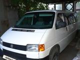 Volkswagen Transporter 2000 годаfor4 300 000 тг. в Караганда