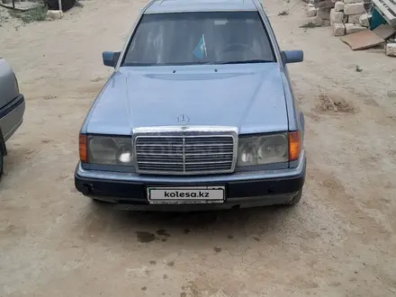 Mercedes-Benz E 200 1990 года за 1 000 000 тг. в Актау – фото 3