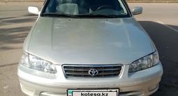 Toyota Camry 2000 года за 4 200 000 тг. в Астана – фото 2