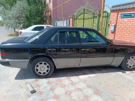 Mercedes-Benz E 230 1992 года за 1 300 000 тг. в Кызылорда – фото 3