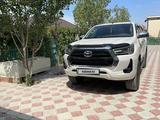 Toyota Hilux 2022 года за 24 000 000 тг. в Актау – фото 2