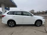 Mitsubishi Outlander 2022 года за 12 000 000 тг. в Костанай – фото 2