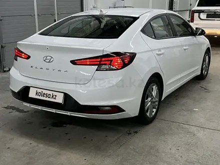 Hyundai Elantra 2020 года за 8 500 000 тг. в Атырау – фото 5