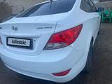 Hyundai Solaris 2013 года за 4 000 000 тг. в Уральск – фото 2