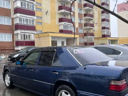 Mercedes-Benz E 220 1994 года за 1 600 000 тг. в Семей