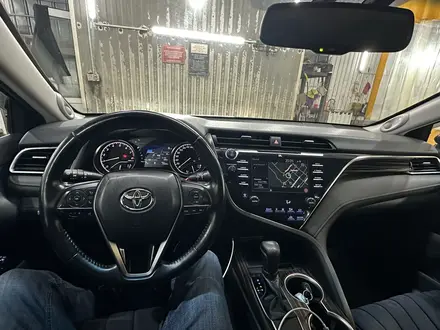 Toyota Camry 2018 года за 13 000 000 тг. в Костанай – фото 7