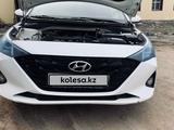 Hyundai Solaris 2022 годаүшін8 500 000 тг. в Астана – фото 3