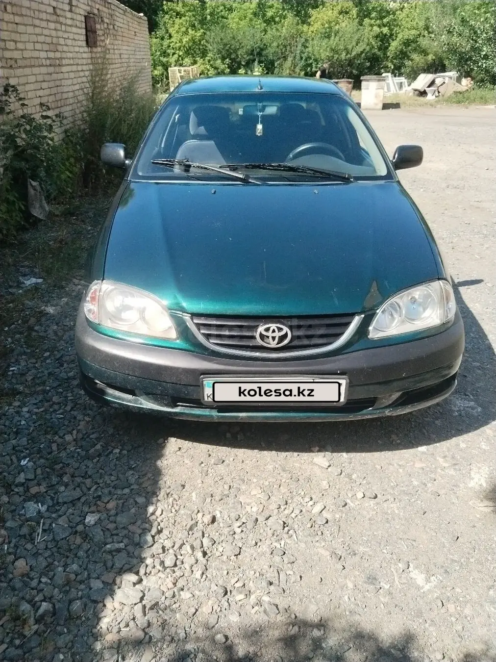Toyota Avensis, 2001