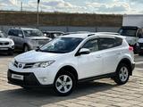 Toyota RAV4 2014 годаүшін9 800 000 тг. в Атырау