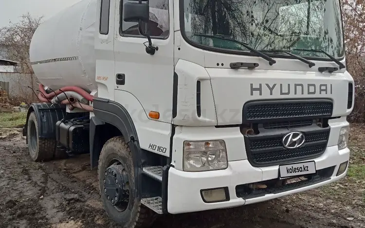 Hyundai  Ассенизационные машины 2013 года за 17 000 000 тг. в Алматы