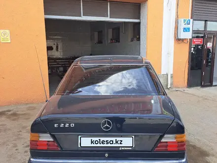 Mercedes-Benz E 220 1993 года за 2 200 000 тг. в Кызылорда – фото 4