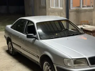Audi 100